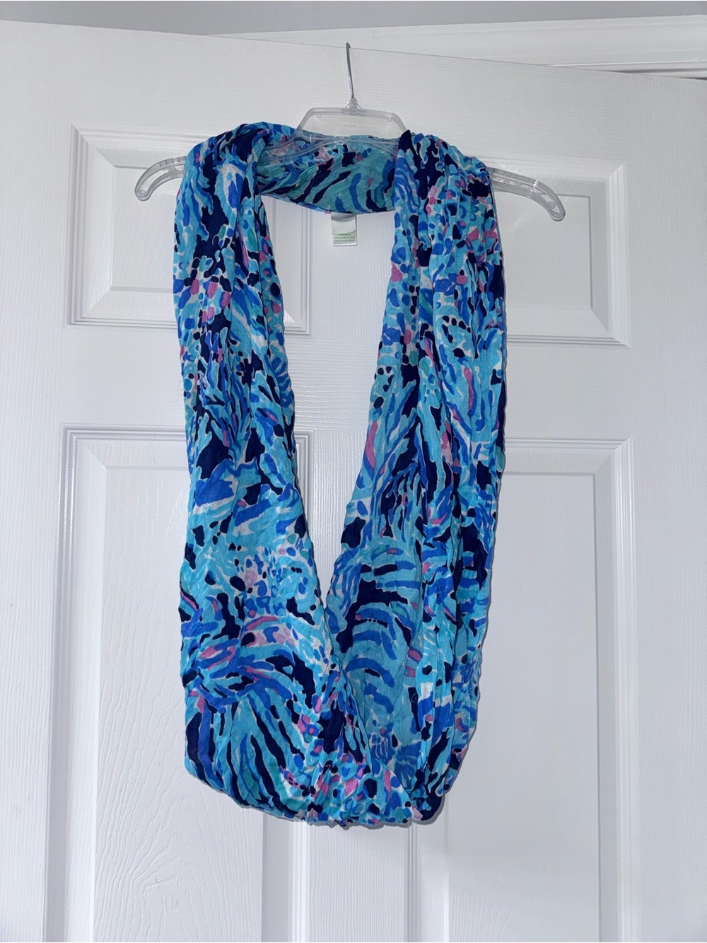 Lilly Pulitzer Infinity Scarf! - Picture 2 of 4